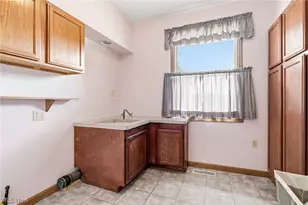 9990 Broadview Rd, Grandview Heights, OH 44147 - Photo 17
