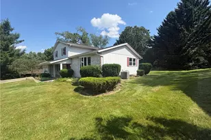 3066 Lake Center St NW, Uniontown, OH 44685 - Photo 3
