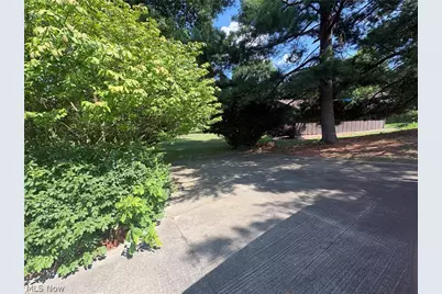 3066 Lake Center Street NW, Uniontown, OH 44685 - Photo 9