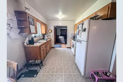 2110 Rockland Ave, Belpre, OH 45714 - Photo 7