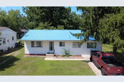 2110 Rockland Ave, Belpre, OH 45714 - Photo 3