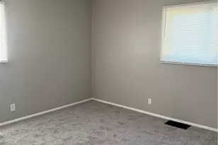 1091 Stanwood Ave, Akron, OH 44314 - Photo 11