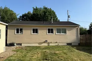1091 Stanwood Ave, Akron, OH 44314 - Photo 13