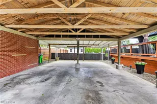 132 28th St NW, Barberton, OH 44203 - Photo 35