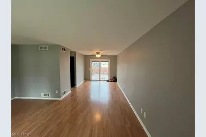 1077 Sutherland Avenue, Akron, OH 44314 - Photo 5