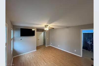 1077 Sutherland Avenue, Akron, OH 44314 - Photo 19