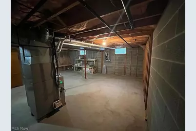 1077 Sutherland Avenue, Akron, OH 44314 - Photo 23