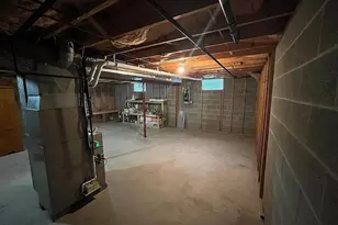 1077 Sutherland Ave, Akron, OH 44314 - Photo 23