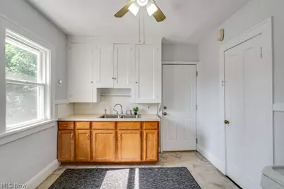 15711 Grovewood Avenue, Loveland, OH 44110 - Photo 9