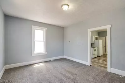 327 Schrock Place SW, Massillon, OH 44647 - Photo 7
