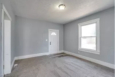 327 Schrock Place SW, Massillon, OH 44647 - Photo 9