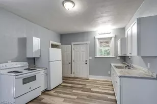 327 Schrock Pl SW, Massillon, OH 44647 - Photo 11