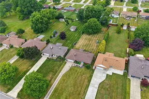 855 Nemet Dr, Green Hills, OH 44131 - Photo 3