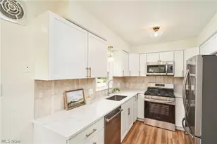 2497 21st St, Cuyahoga Falls, OH 44223 - Photo 9