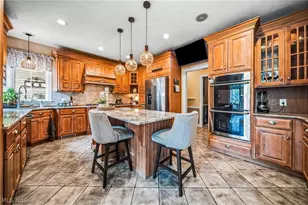 10704 Majesty Ln, Concord Twp, OH 44077 - Photo 7