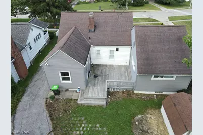 1703 E 300th Street, Wickliffe, OH 44092 - Photo 5