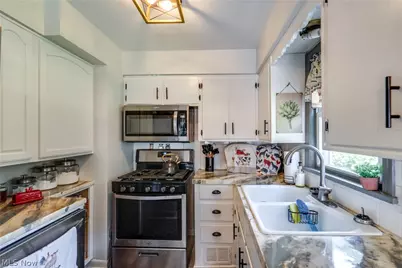 251 9th Street NE, Barberton, OH 44203 - Photo 9