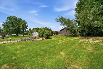 3064 Townsend Street NW, Uniontown, OH 44685 - Photo 3