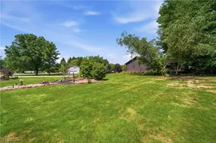 3064 Townsend St NW, Uniontown, OH 44685 - Photo 3