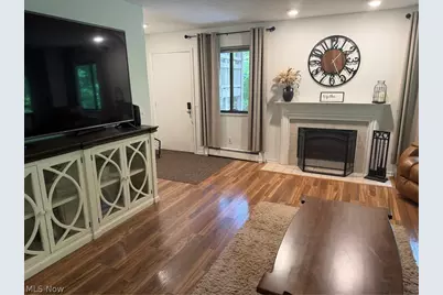 654 Meredith Lane, Cuyahoga Falls, OH 44223 - Photo 5