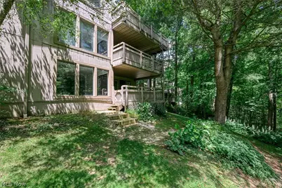 654 Meredith Lane, Cuyahoga Falls, OH 44223 - Photo 41