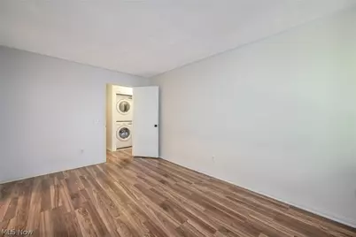 654 Meredith Lane, Cuyahoga Falls, OH 44223 - Photo 21