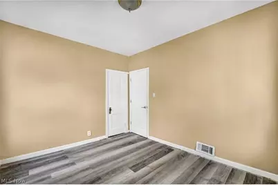 8802 Denison Avenue, Loveland, OH 44102 - Photo 33