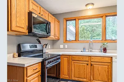 11314 Radburne Avenue NW, Uniontown, OH 44685 - Photo 9