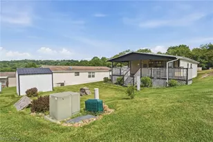 1023 Overlook Dr SW, Canton, OH 44706 - Photo 5