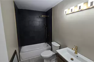 12775 Vincent Dr, Mantua, OH 44255 - Photo 7