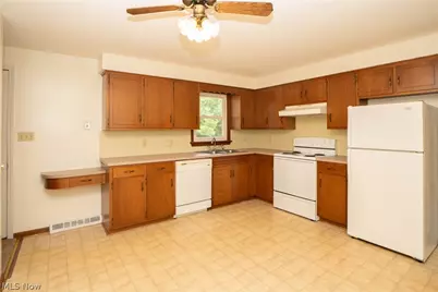 3090-3092 Brumbaugh Street NW, North Canton, OH 44720 - Photo 9