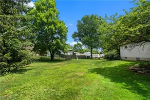 4524 Leawood Dr NE, Canton, OH 44714 - Photo 3