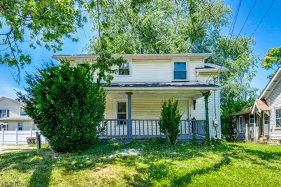 815 Seneca Street NE, Massillon, OH 44646 - Photo 1