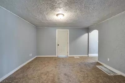 815 Seneca Street NE, Massillon, OH 44646 - Photo 7