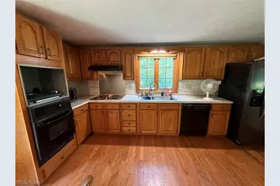 6400 Juniper Drive, Amherst, OH 44001 - Photo 13