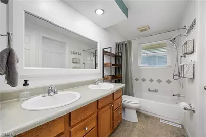 747 Abbe Road N, Elyria, OH 44035 - Photo 19