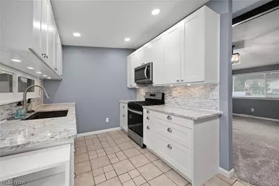 747 Abbe Road N, Elyria, OH 44035 - Photo 5