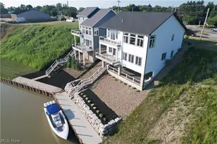 2048 Forest Dr, Eastlake, OH 44095 - Photo 41