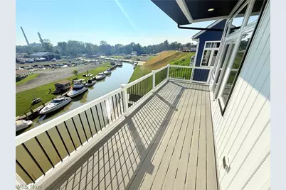 2048 Forest Drive, Eastlake, OH 44095 - Photo 13