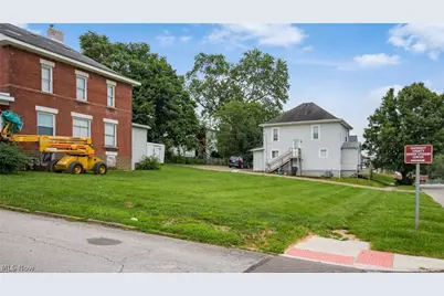 1102 Gaston Avenue, Cambridge, OH 43725 - Photo 1