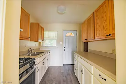 807 Florence Street, Belpre, OH 45714 - Photo 9