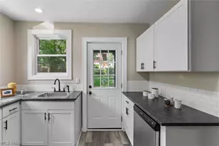 1649 Preston Ave, Akron, OH 44305 - Photo 11