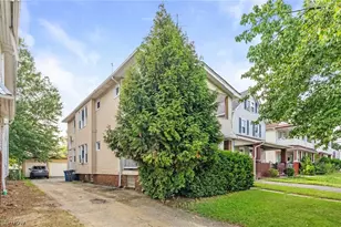 2219 Chesterland Ave, Oakwood, OH 44107 - Photo 3