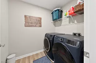 690 Harbour Town Ct, Avon Lake, OH 44012 - Photo 39