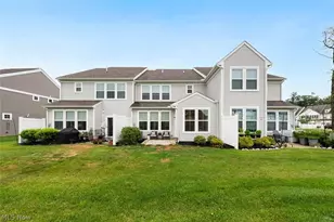 690 Harbour Town Ct, Avon Lake, OH 44012 - Photo 43