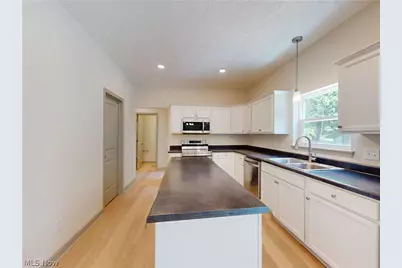 115 Deerfield Drive, Madison, OH 44057 - Photo 9