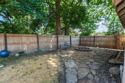 605 Essex Street, Akron, OH 44306 - Photo 11