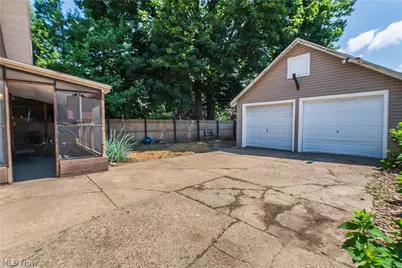 605 Essex Street, Akron, OH 44306 - Photo 9