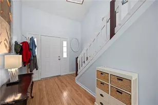 875 Hampton Cir, Aurora, OH 44202 - Photo 3