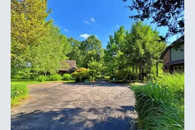 15818 Darrow Road, Vermilion, OH 44089 - Photo 5